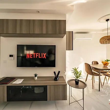 Seaside Serenity, Cruise-like Comfort Apartamento St Paul's Bay