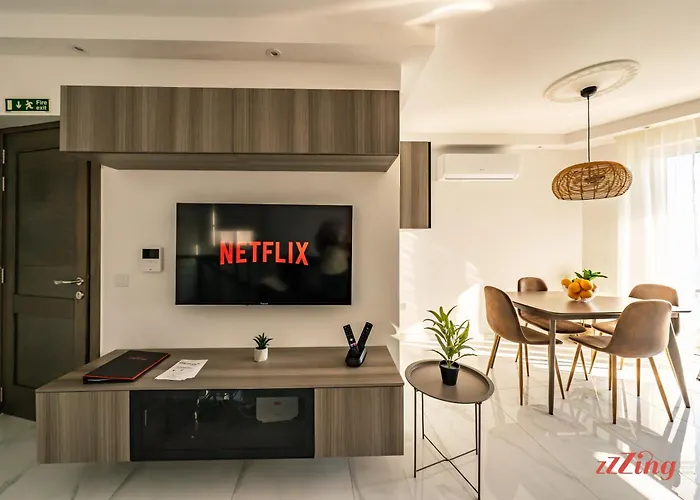 Seaside Serenity, Cruise-like Comfort Appartamento St. Paul's Bay