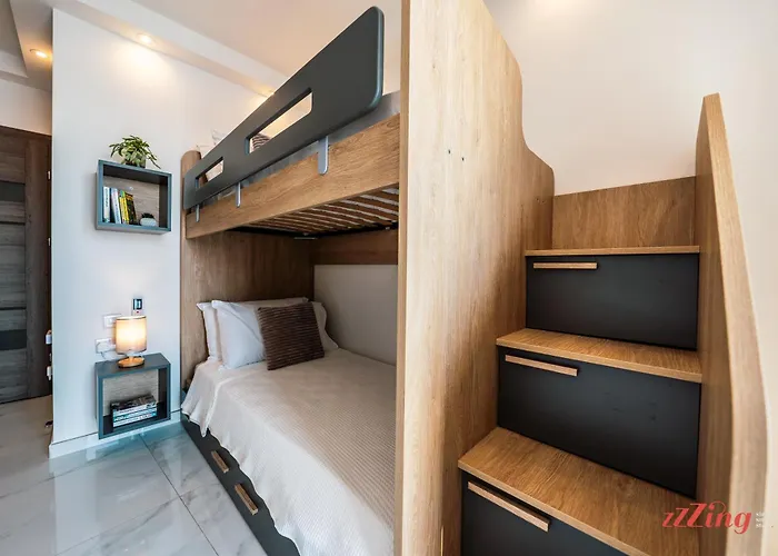 Seaside Serenity, Cruise-like Comfort St. Paul's Bay